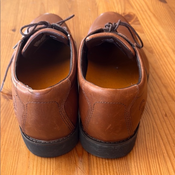 Timberland Brown Leather Oxfords with Classic Design - Picture 8 of 13